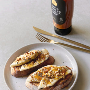 The True Honey Co. 400 MGO Squeezy Manuka Honey, 500g